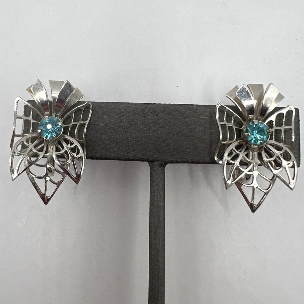 Vintage Bugbee & Niles‎ Screw On Earrings Blue Rhinestone Silver Tone